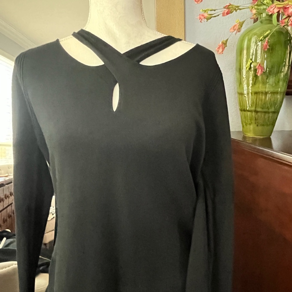 Villa Milano soft long black Sweater new without tags Size Medium